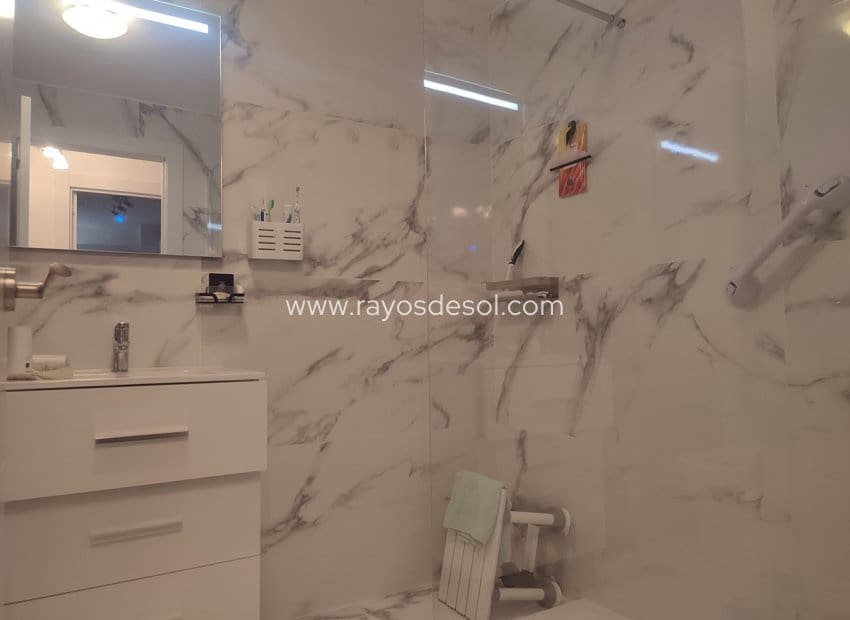 Apartamento de 2 habitaciones en Hacienda Riquelme en venta con piscina - 189.995 € (Ref: 10094858)