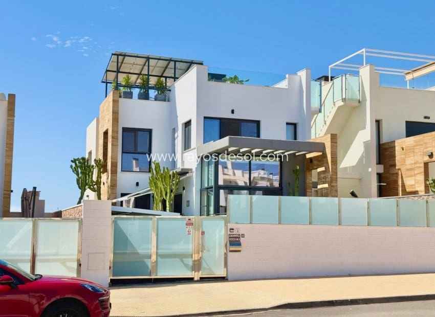 3 sypialnia Willa na sprzedaż w Orihuela Costa z basenem - 570 000 € (Ref: 10094859)