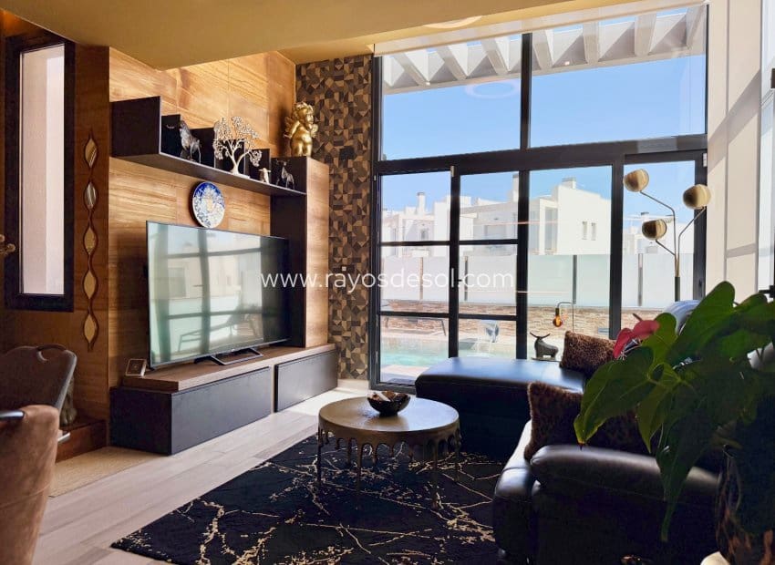 3 sypialnia Willa na sprzedaż w Orihuela Costa z basenem - 570 000 € (Ref: 10094859)