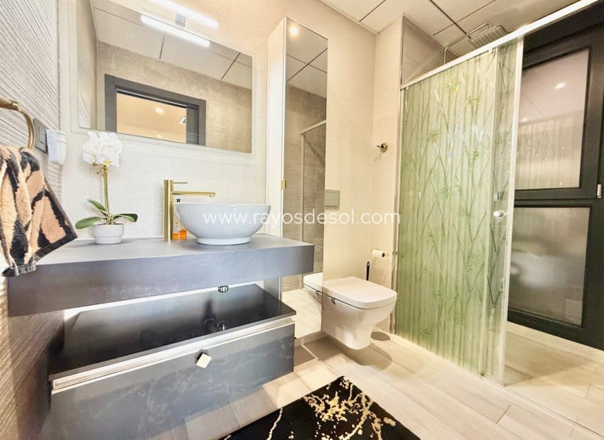 3 sypialnia Willa na sprzedaż w Orihuela Costa z basenem - 570 000 € (Ref: 10094859)