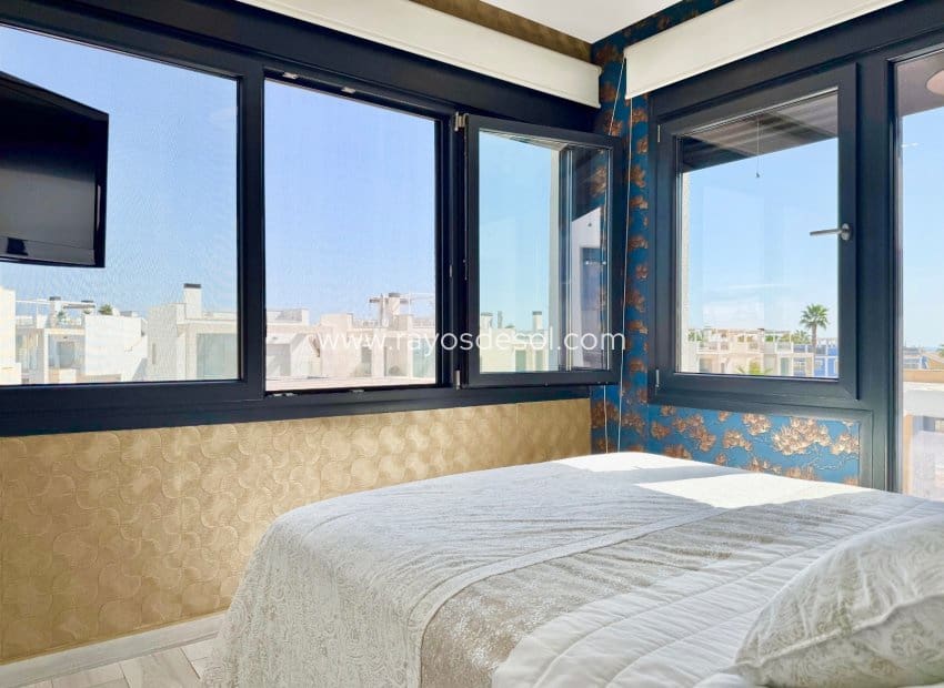 3 sypialnia Willa na sprzedaż w Orihuela Costa z basenem - 570 000 € (Ref: 10094859)