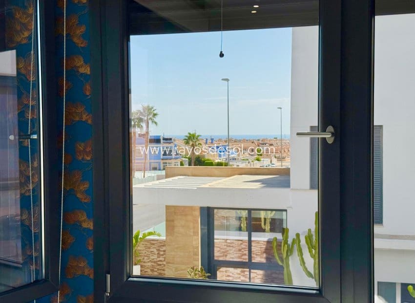 3 sypialnia Willa na sprzedaż w Orihuela Costa z basenem - 570 000 € (Ref: 10094859)