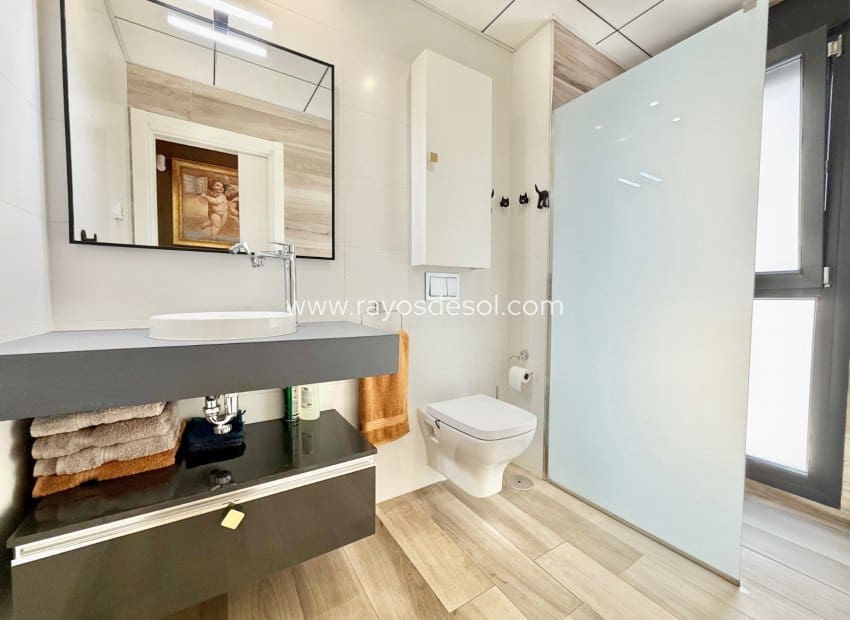 3 sypialnia Willa na sprzedaż w Orihuela Costa z basenem - 570 000 € (Ref: 10094859)