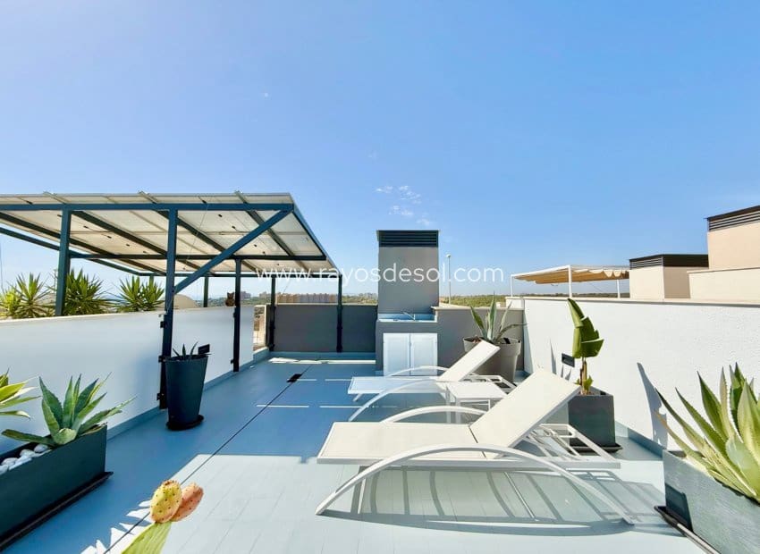 3 sypialnia Willa na sprzedaż w Orihuela Costa z basenem - 570 000 € (Ref: 10094859)