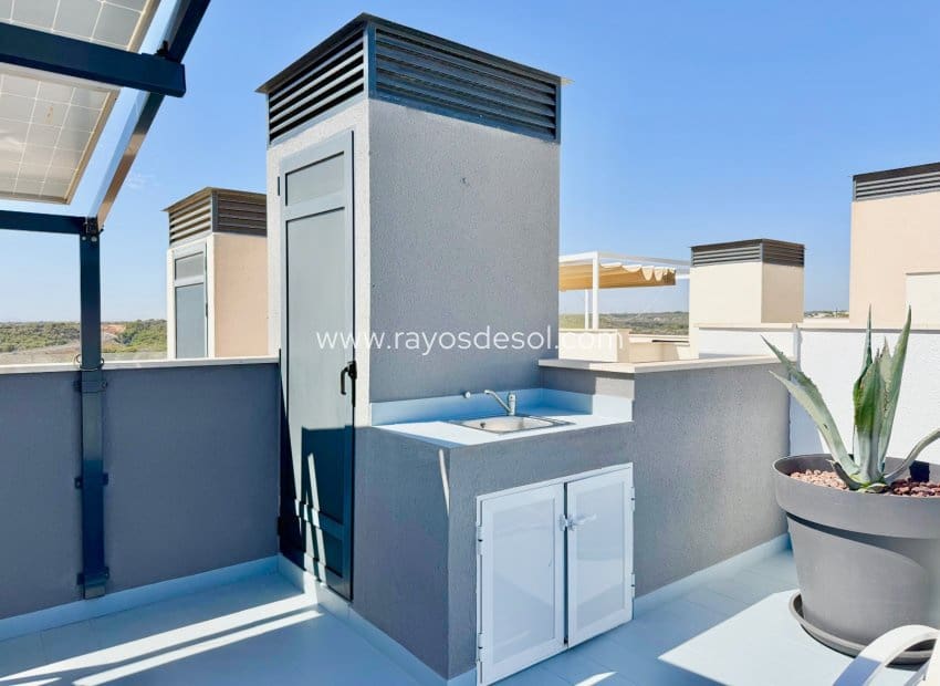 3 sypialnia Willa na sprzedaż w Orihuela Costa z basenem - 570 000 € (Ref: 10094859)