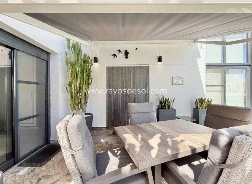 3 sypialnia Willa na sprzedaż w Orihuela Costa z basenem - 570 000 € (Ref: 10094859)