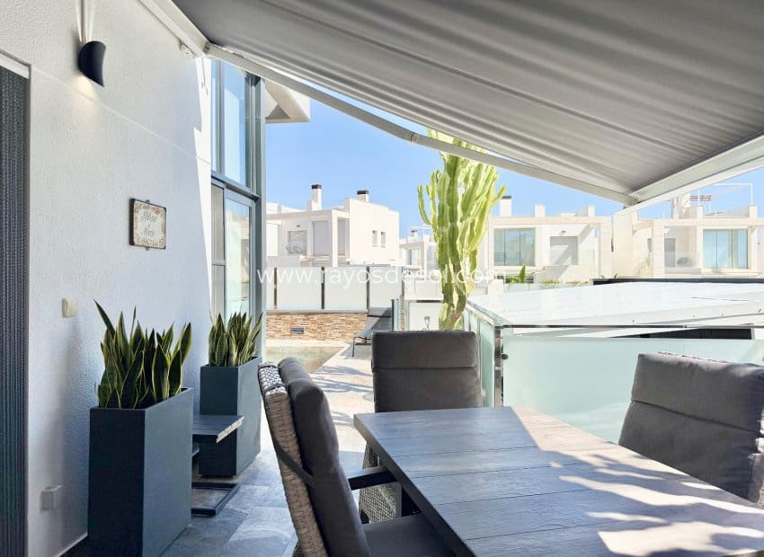 3 sypialnia Willa na sprzedaż w Orihuela Costa z basenem - 570 000 € (Ref: 10094859)
