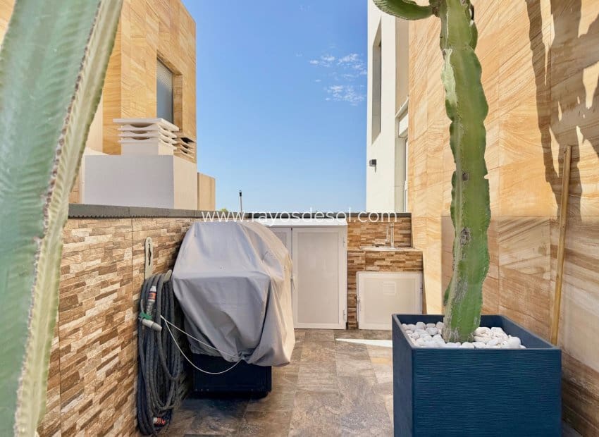 3 sypialnia Willa na sprzedaż w Orihuela Costa z basenem - 570 000 € (Ref: 10094859)
