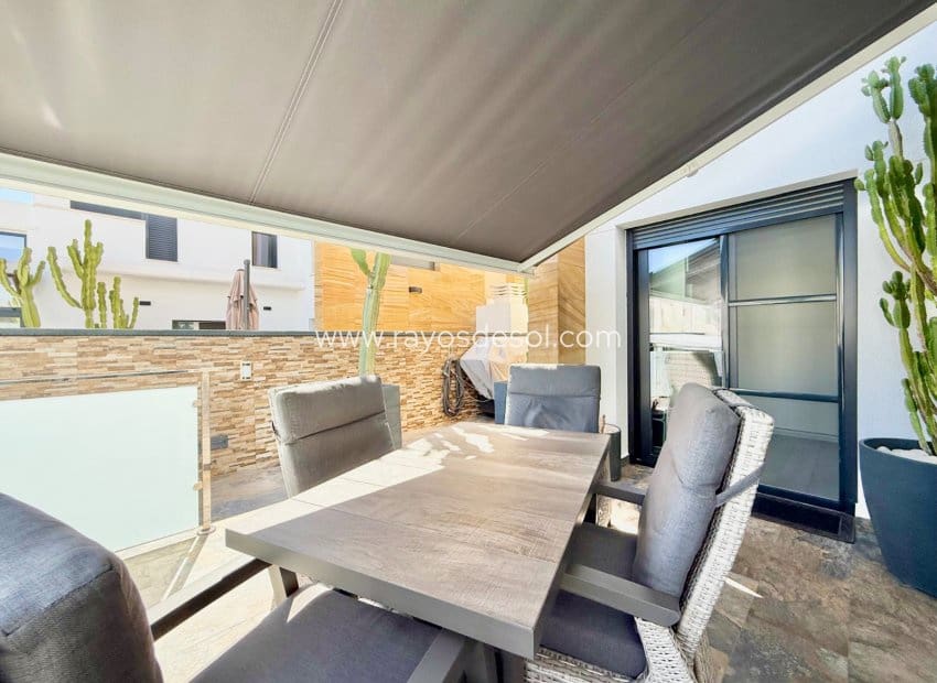 3 sypialnia Willa na sprzedaż w Orihuela Costa z basenem - 570 000 € (Ref: 10094859)
