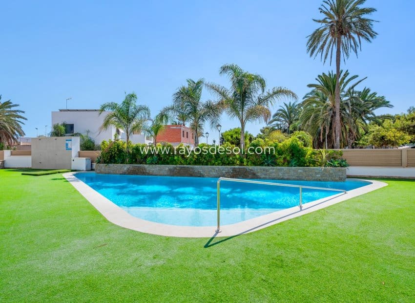 3 sypialnia Apartament na sprzedaż w San Pedro del Pinatar z basenem - 289 000 € (Ref: 10101396)