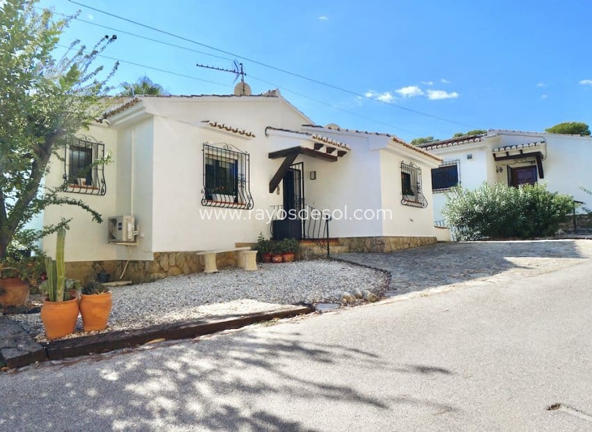 2 quarto Bungalow para venda em Moraira com piscina - 475 000 € (Ref: 10102976)