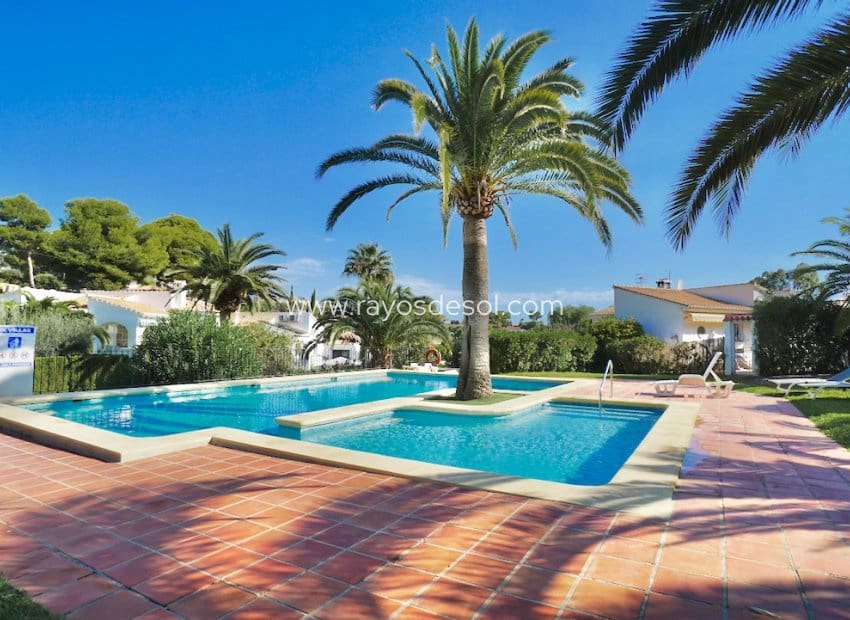 2 quarto Bungalow para venda em Moraira com piscina - 475 000 € (Ref: 10102976)