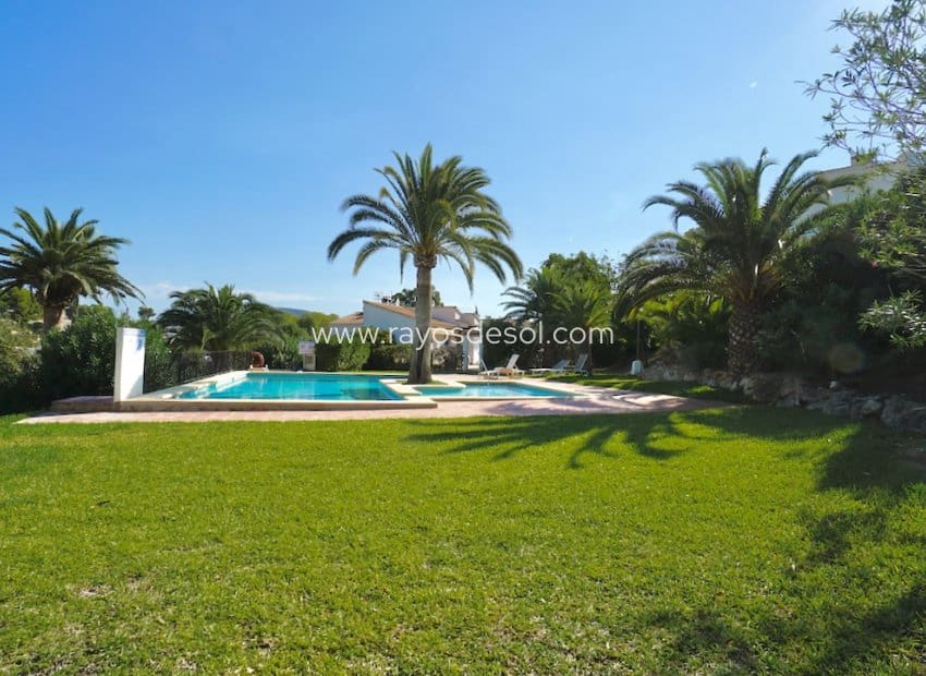 2 quarto Bungalow para venda em Moraira com piscina - 475 000 € (Ref: 10102976)