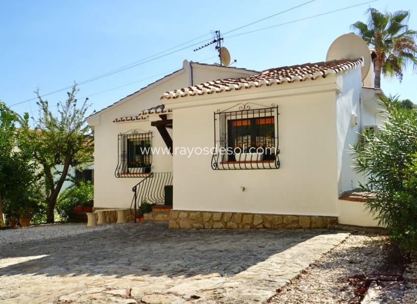 2 quarto Bungalow para venda em Moraira com piscina - 475 000 € (Ref: 10102976)