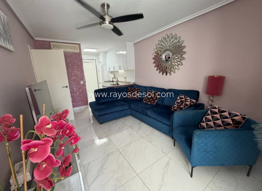 2 Zimmer Apartment zu verkaufen in Vistabella mit Pool - 155.000 € (Ref: 10114640)