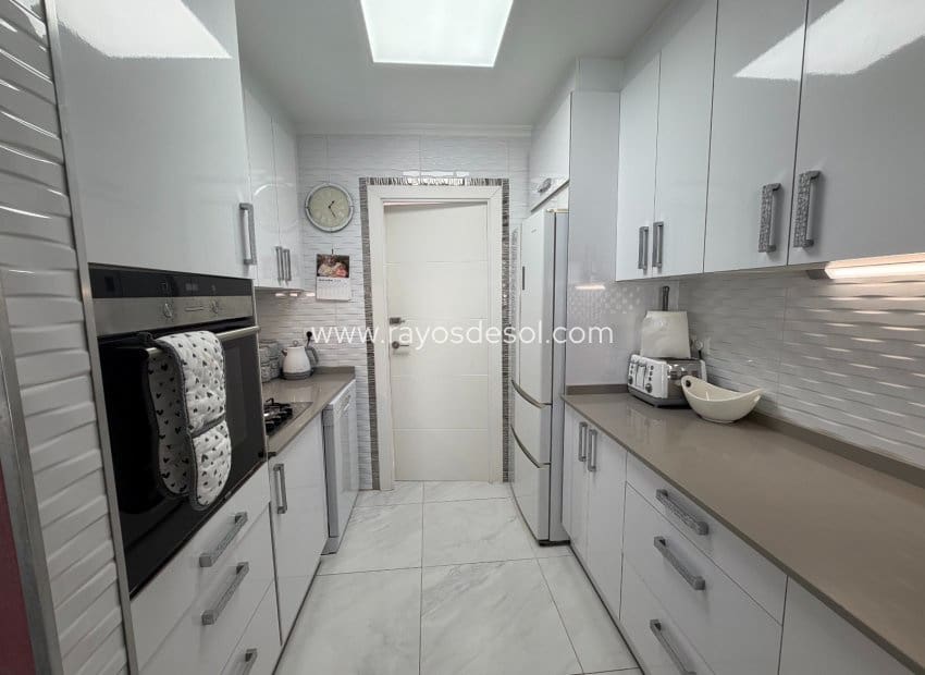 2 Zimmer Apartment zu verkaufen in Vistabella mit Pool - 155.000 € (Ref: 10114640)