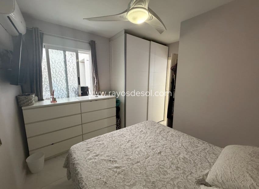 2 Zimmer Apartment zu verkaufen in Vistabella mit Pool - 155.000 € (Ref: 10114640)