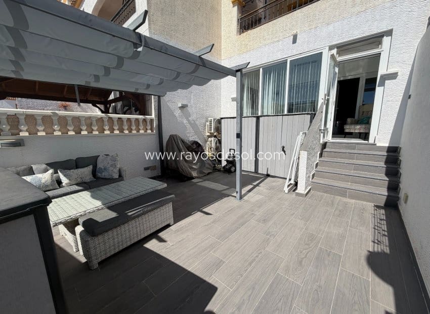2 Zimmer Apartment zu verkaufen in Vistabella mit Pool - 155.000 € (Ref: 10114640)