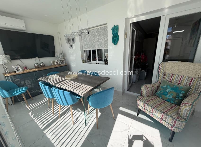 2 Zimmer Apartment zu verkaufen in Vistabella mit Pool - 155.000 € (Ref: 10114640)