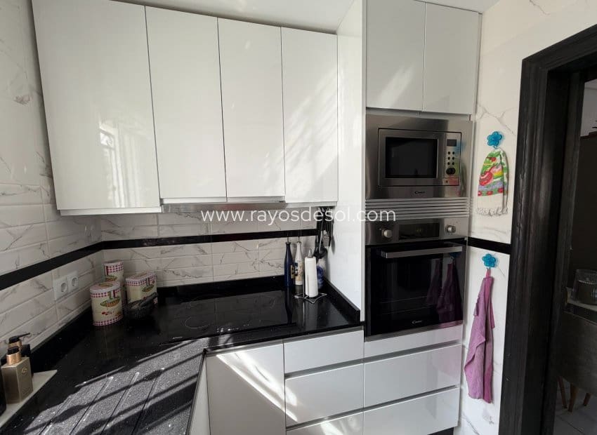 2 Zimmer Apartment zu verkaufen in Vistabella mit Pool - 150.000 € (Ref: 10114641)
