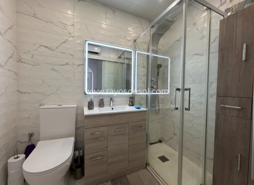 2 Zimmer Apartment zu verkaufen in Vistabella mit Pool - 150.000 € (Ref: 10114641)