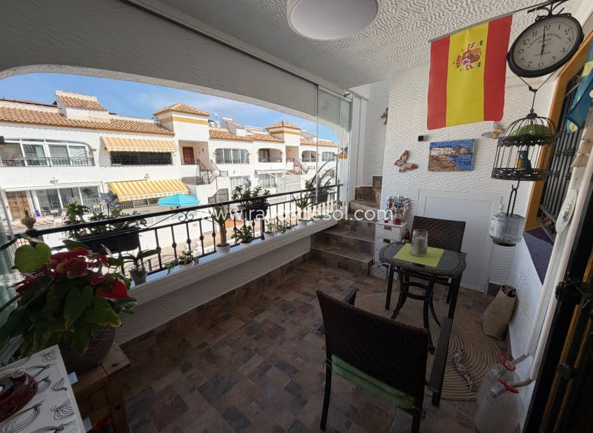 2 Zimmer Apartment zu verkaufen in Vistabella mit Pool - 150.000 € (Ref: 10114641)