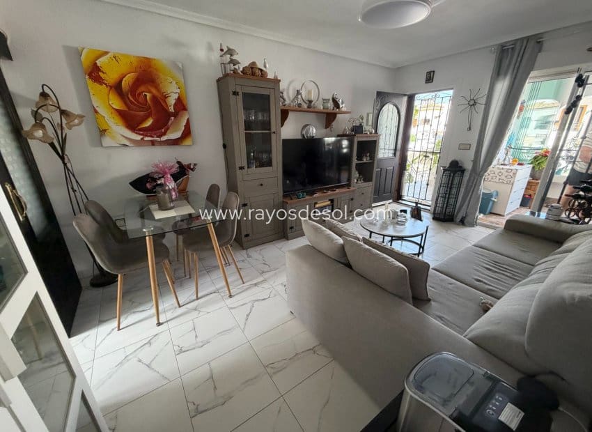 2 Zimmer Apartment zu verkaufen in Vistabella mit Pool - 150.000 € (Ref: 10114641)