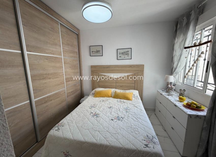 2 Zimmer Apartment zu verkaufen in Vistabella mit Pool - 150.000 € (Ref: 10114641)