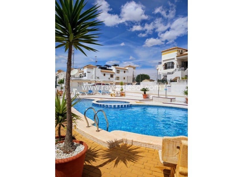 2 Zimmer Apartment zu verkaufen in Vistabella mit Pool - 150.000 € (Ref: 10114641)