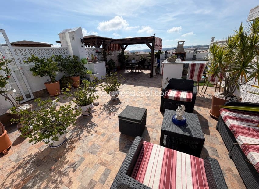 2 Zimmer Apartment zu verkaufen in Vistabella mit Pool - 150.000 € (Ref: 10114641)