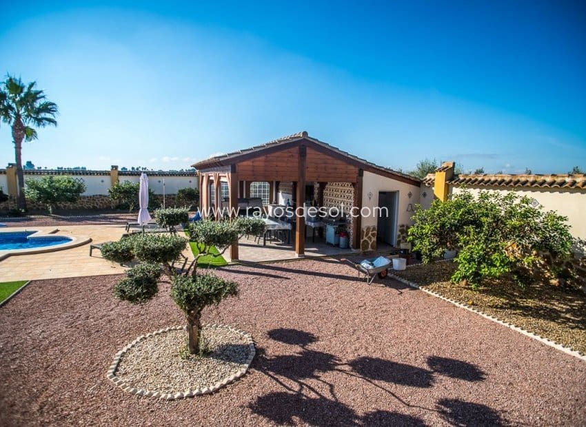 4 sovrum Villa till salu i Catral med pool garage - 430 000 € (Ref: 10114642)