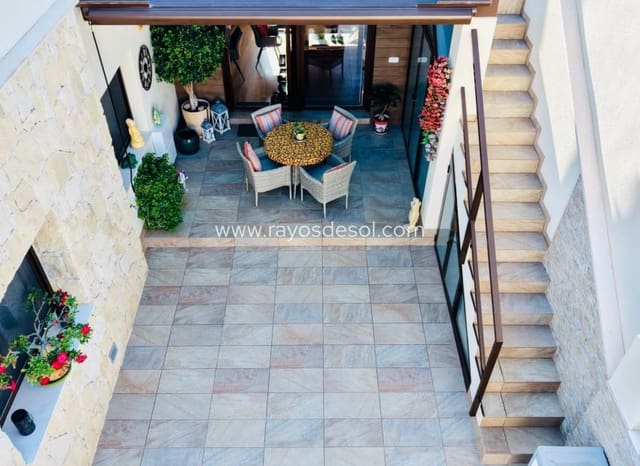 3 bedroom Villa for sale in Los Montesinos with pool - € 392,500 (Ref: 10114643)