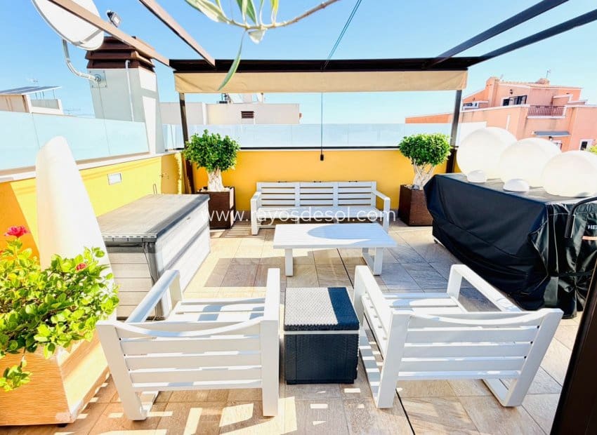 3 bedroom Villa for sale in Los Montesinos with pool - € 392,500 (Ref: 10114643)