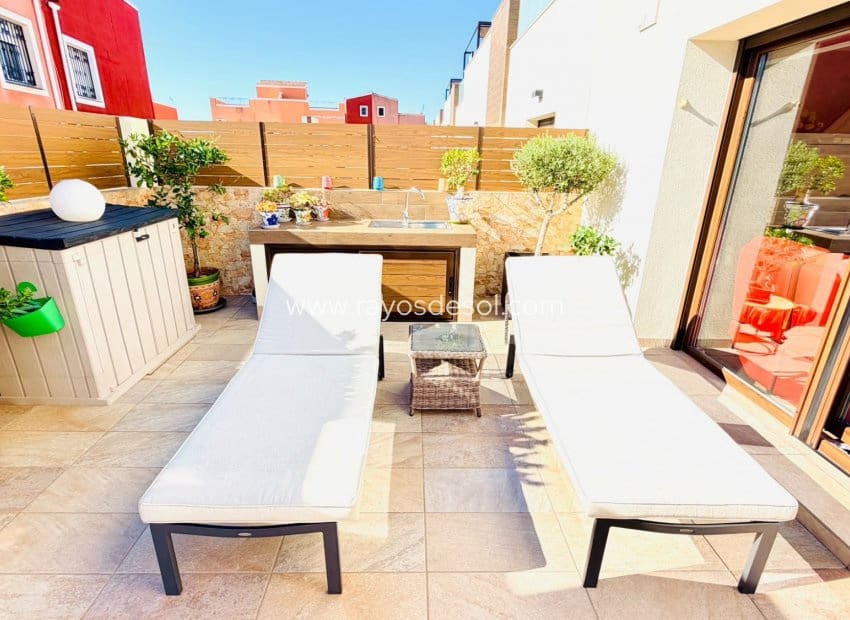 3 bedroom Villa for sale in Los Montesinos with pool - € 392,500 (Ref: 10114643)