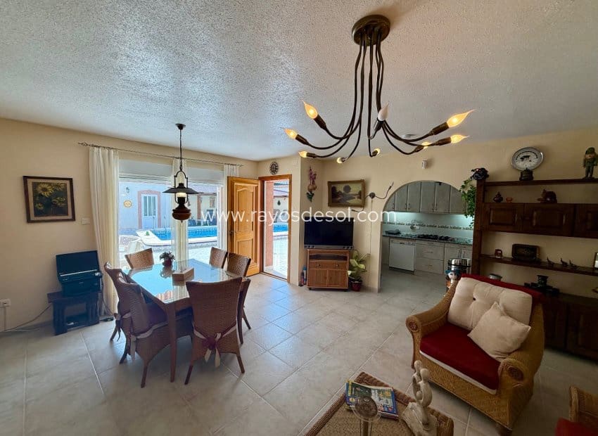 6 sovrum Villa till salu i Rojales med pool garage - 575 000 € (Ref: 10114644)