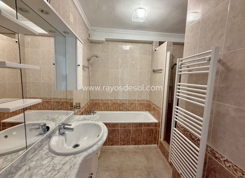 6 sovrum Villa till salu i Rojales med pool garage - 575 000 € (Ref: 10114644)