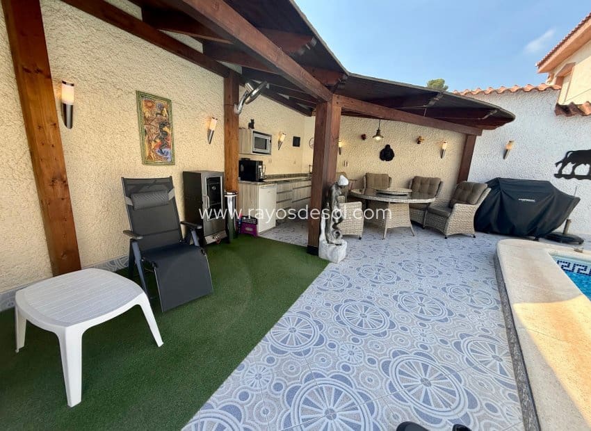 6 sovrum Villa till salu i Rojales med pool garage - 575 000 € (Ref: 10114644)