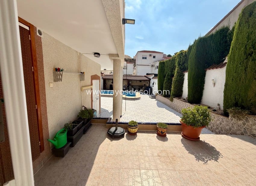 6 sovrum Villa till salu i Rojales med pool garage - 575 000 € (Ref: 10114644)