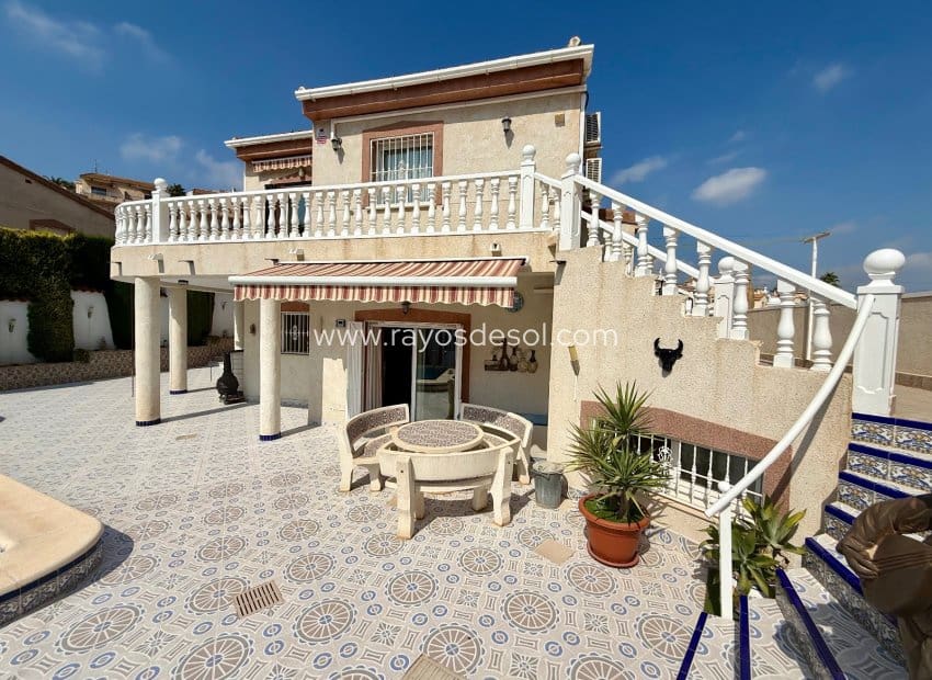 6 sovrum Villa till salu i Rojales med pool garage - 575 000 € (Ref: 10114644)