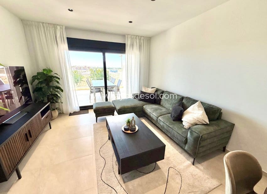3 sypialnia Apartament na sprzedaż w Los Alcazares z basenem garażem - 340 000 € (Ref: 10124688)