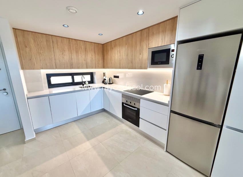 3 sypialnia Apartament na sprzedaż w Los Alcazares z basenem garażem - 340 000 € (Ref: 10124688)