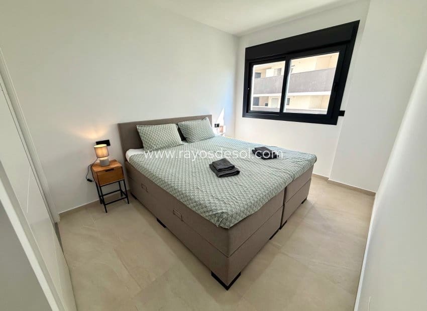 3 sypialnia Apartament na sprzedaż w Los Alcazares z basenem garażem - 340 000 € (Ref: 10124688)