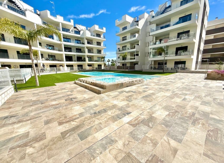 3 sypialnia Apartament na sprzedaż w Los Alcazares z basenem garażem - 340 000 € (Ref: 10124688)