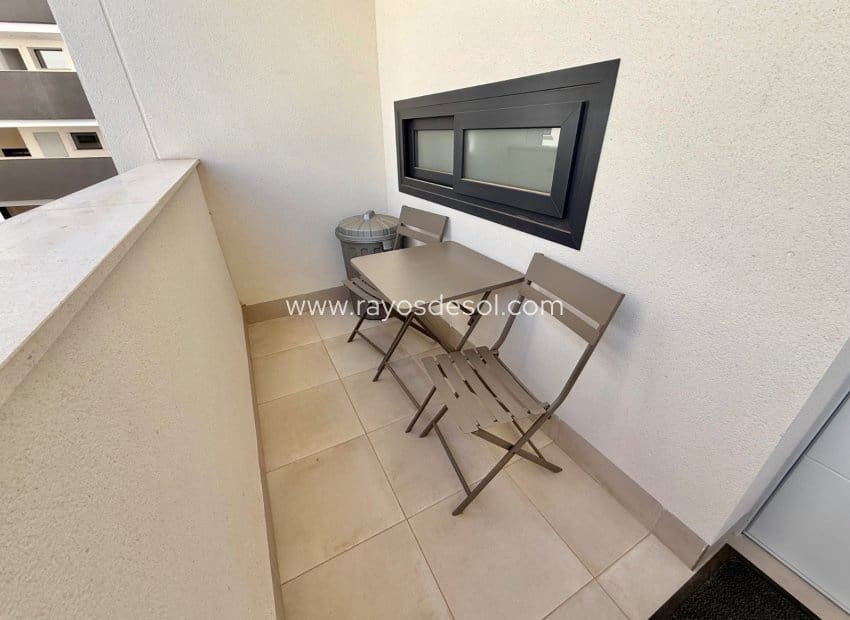 3 sypialnia Apartament na sprzedaż w Los Alcazares z basenem garażem - 340 000 € (Ref: 10124688)