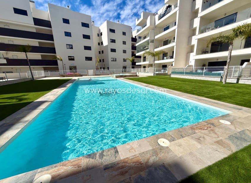 3 sypialnia Apartament na sprzedaż w Los Alcazares z basenem garażem - 340 000 € (Ref: 10124688)