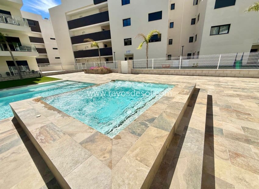3 sypialnia Apartament na sprzedaż w Los Alcazares z basenem garażem - 340 000 € (Ref: 10124688)