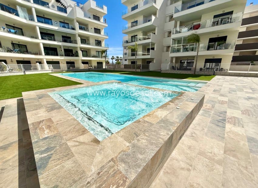 3 sypialnia Apartament na sprzedaż w Los Alcazares z basenem garażem - 340 000 € (Ref: 10124688)