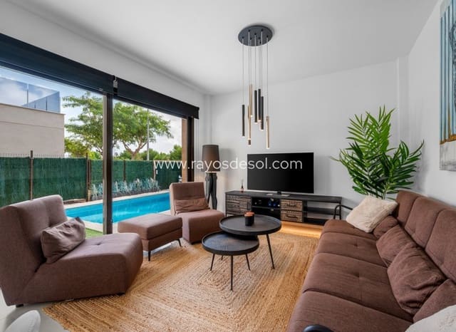 3 soverom Villa til salgs i Roda, San Javier med svømmebasseng - € 499 900 (Ref: 10132875)