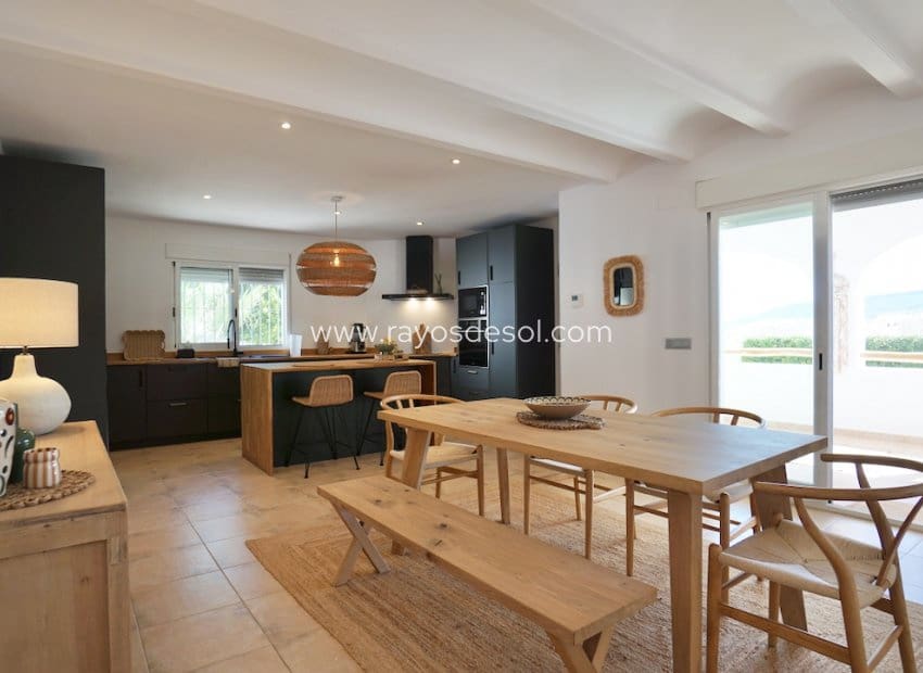 3 sypialnia Willa na sprzedaż w Benitachell / Benitatxell z basenem garażem - 649 000 € (Ref: 10132876)