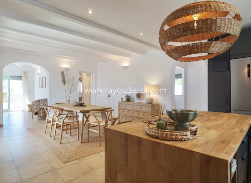 3 sypialnia Willa na sprzedaż w Benitachell / Benitatxell z basenem garażem - 649 000 € (Ref: 10132876)